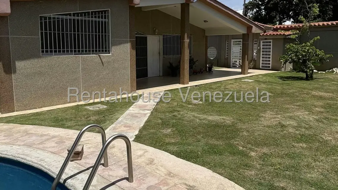 Casa (1 Nivel) en Venta en Ciudad Balneario Higuerote, Miranda - 33