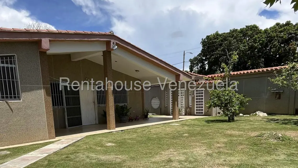 Casa (1 Nivel) en Venta en Ciudad Balneario Higuerote, Miranda - 40