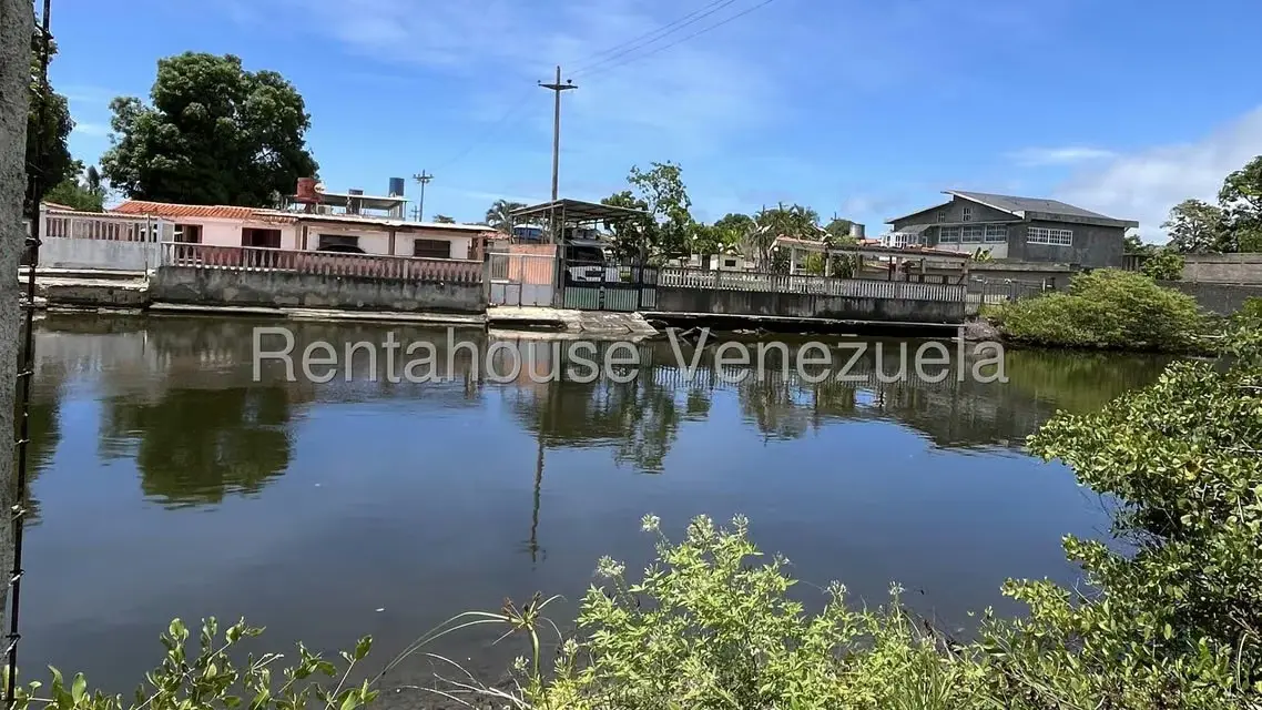 Casa (1 Nivel) en Venta en Ciudad Balneario Higuerote, Miranda - 42