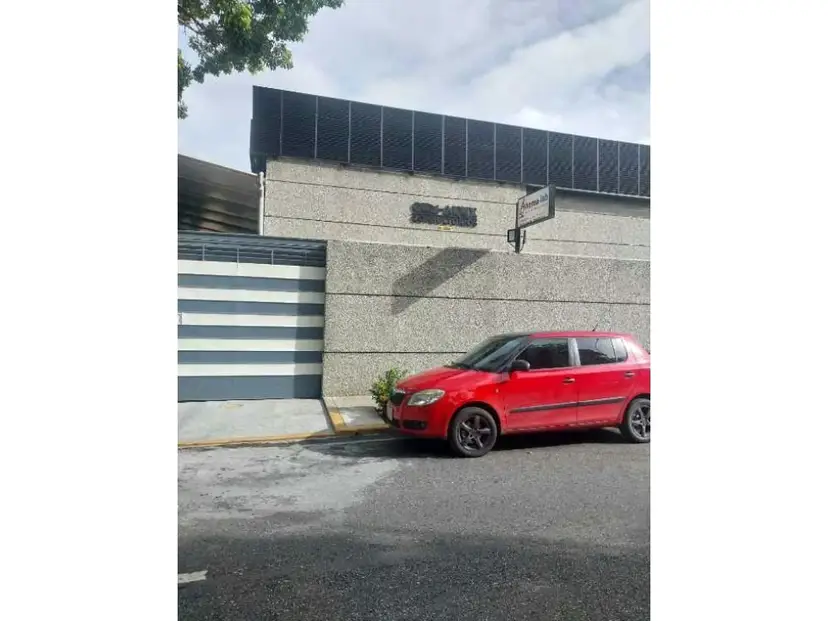 AP-Venta/Alquiler de consultorio amoblado y equipo Santa Mónica