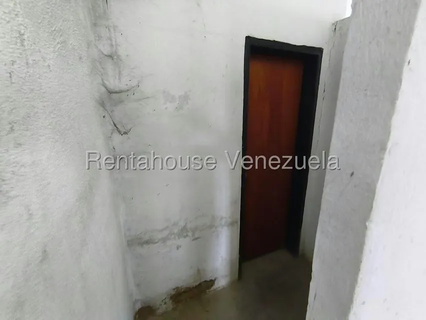 Local Comercial en Alquiler en Las Dos Lagunas, Miranda - 13