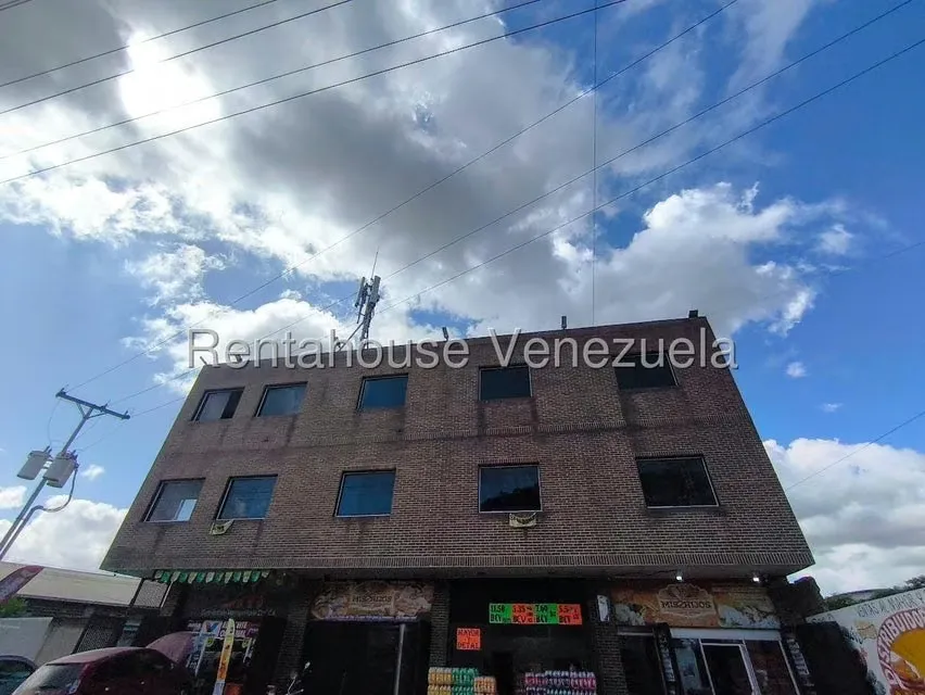 Local Comercial en Alquiler en Las Dos Lagunas, Miranda - 2