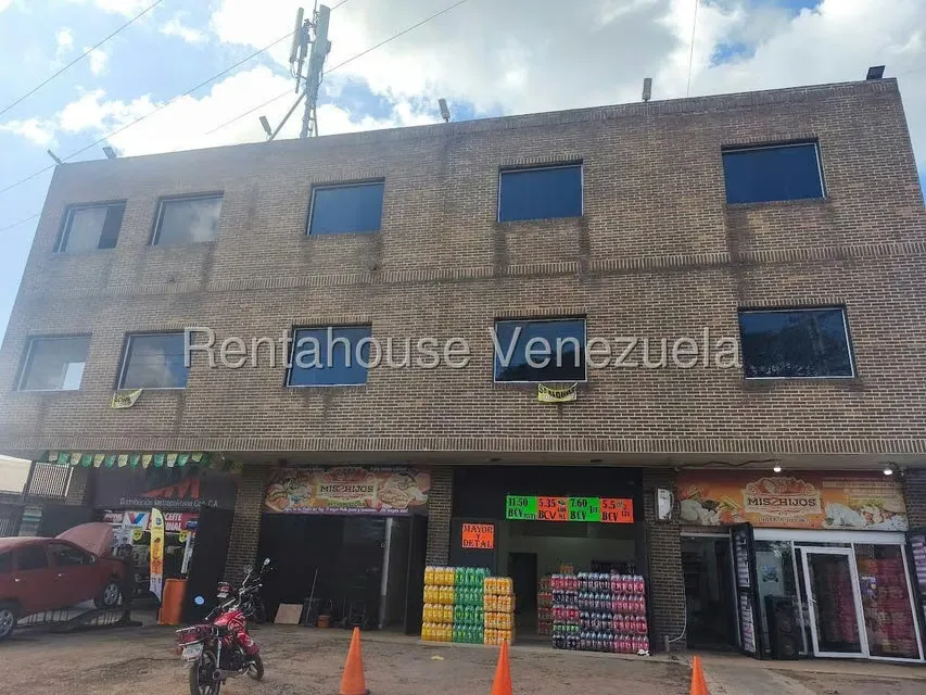 Local Comercial en Alquiler en Las Dos Lagunas, Miranda - 4