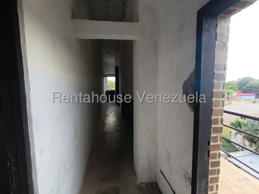 Local Comercial en Alquiler en Las Dos Lagunas, Miranda - 8