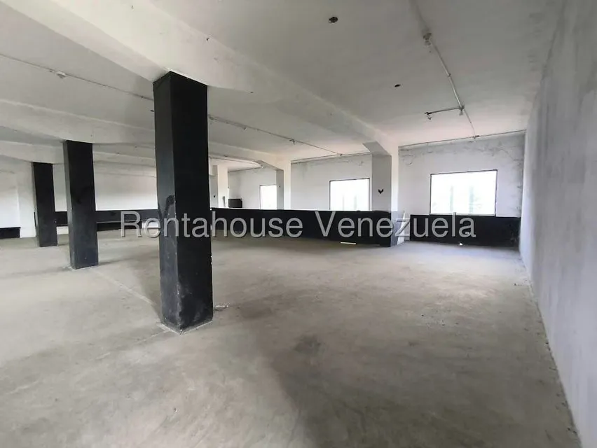 Local Comercial en Alquiler en Las Dos Lagunas, Miranda - 10