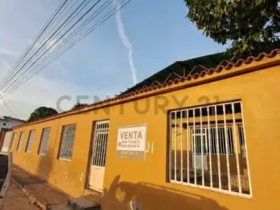 Amplia casa en venta en LA Florida 2, Anaco