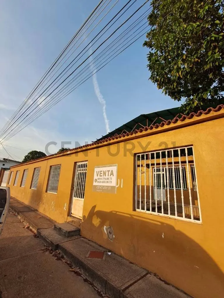 Amplia casa en venta en LA Florida 2, Anaco