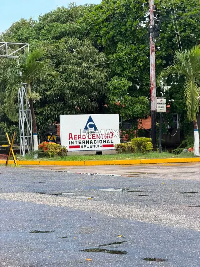 Venta de Excelente Oficina ubicada en Aerocentro Valencia - 9
