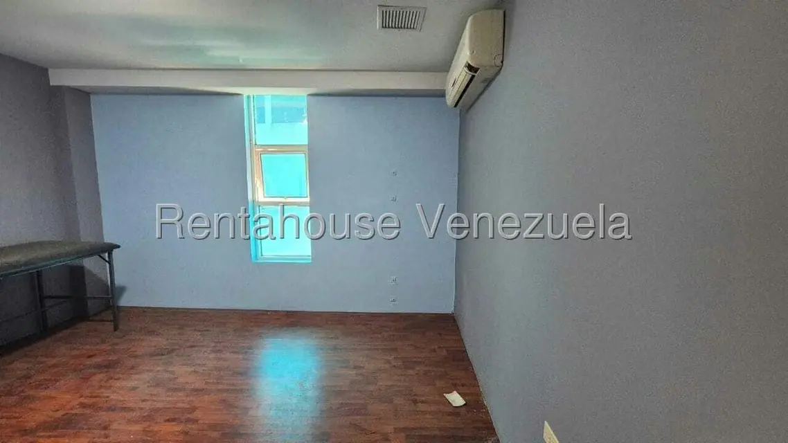Oficina en Alquiler en Zona Oeste, Lara - 8