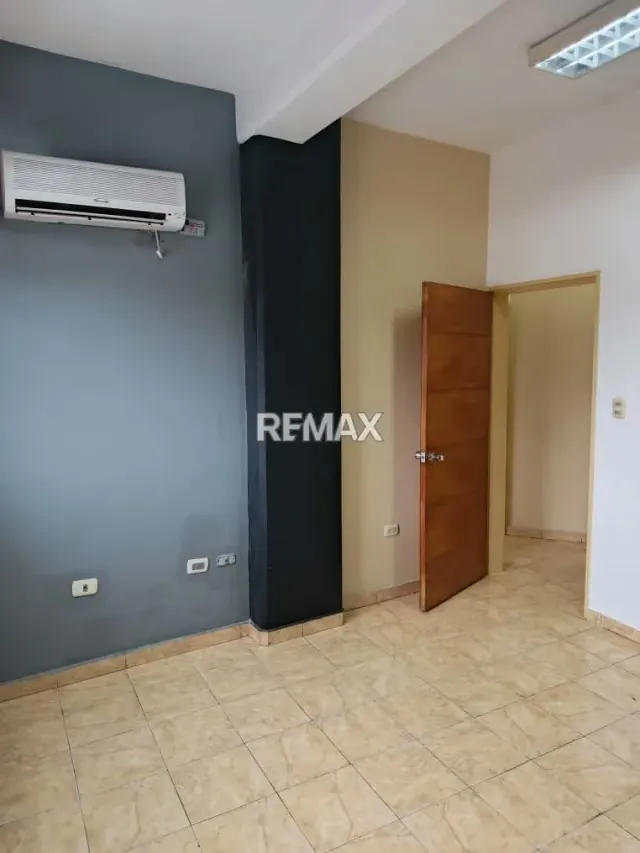 Oficina en Alquiler Av. Andres Bello, entre Av. Venezuela y carrera 25 - Zona Centro - Barquisimeto - 14