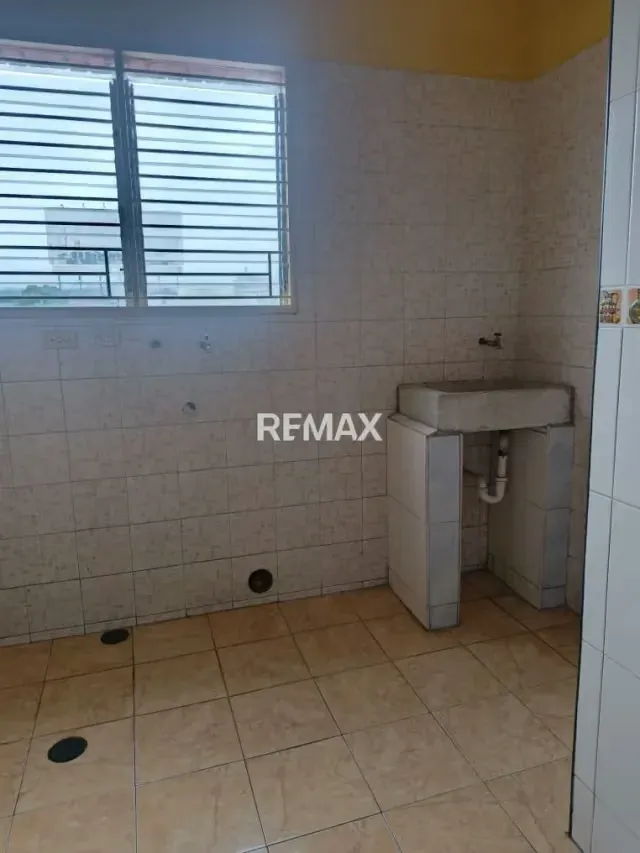 Oficina en Alquiler Av. Andres Bello, entre Av. Venezuela y carrera 25 - Zona Centro - Barquisimeto - 6