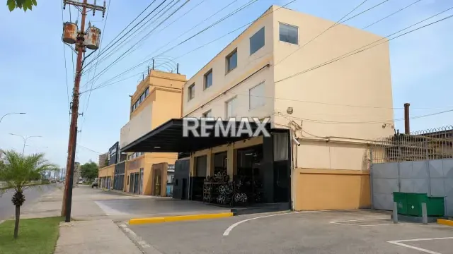 EDIFICIO COMERCIAL 450 Mt2 AV. INTERCOMUNAL DE BARCELONA - 2