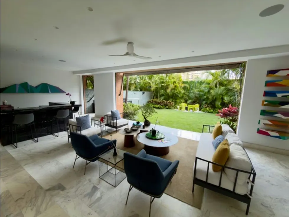 Ofrezco en VENTA maravillosa Planta Baja en Altamira Norte- 5h+2s / 5p