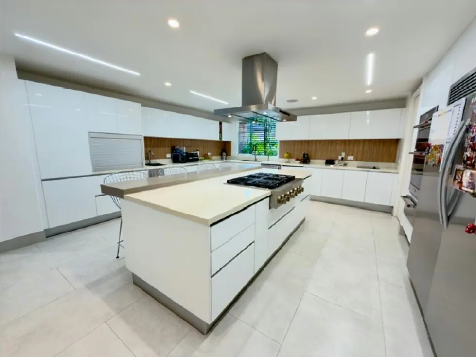 Ofrezco en VENTA maravillosa Planta Baja en Altamira Norte- 5h+2s / 5p - 15