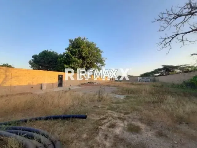 Terreno en Venta, El Cardón. - 2