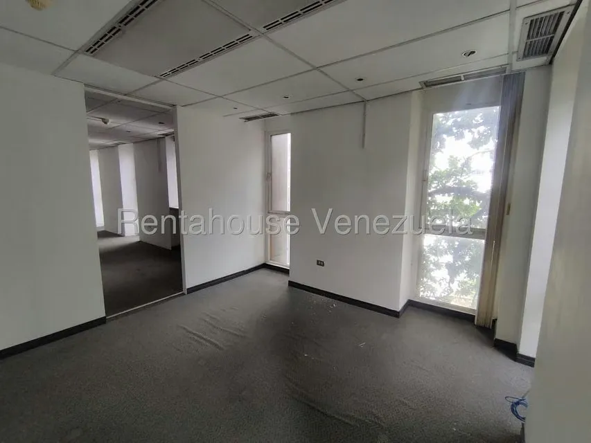 Oficina en Venta en Los Palos Grandes, Distrito Metropolitano - 11