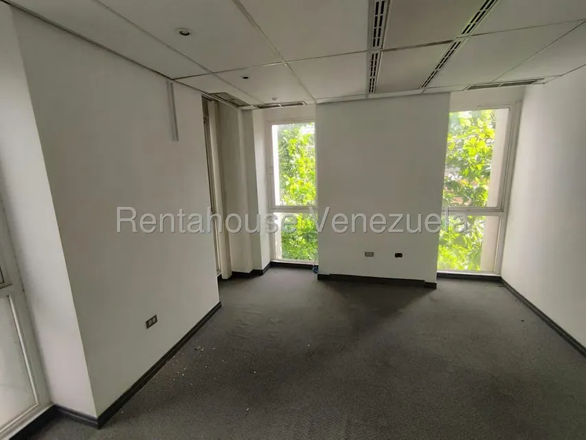 Oficina en Venta en Los Palos Grandes, Distrito Metropolitano - 12