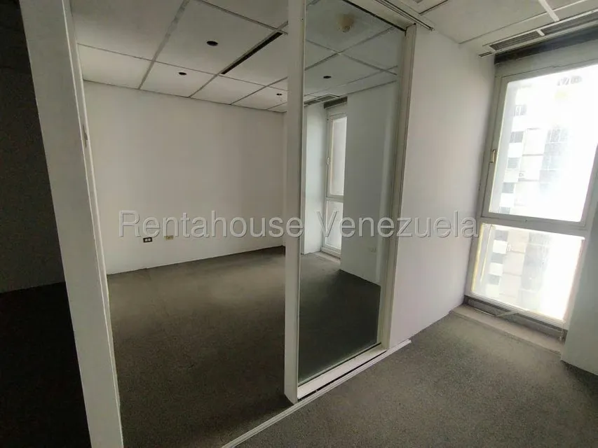 Oficina en Venta en Los Palos Grandes, Distrito Metropolitano - 15