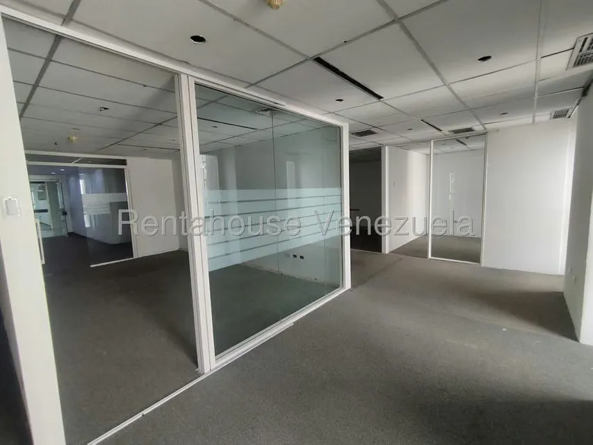 Oficina en Venta en Los Palos Grandes, Distrito Metropolitano - 17