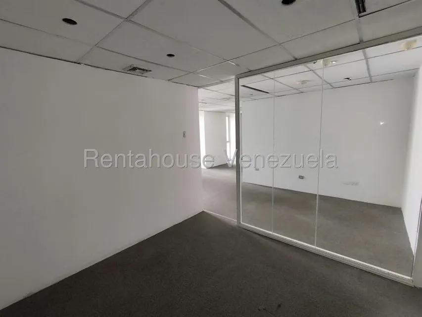 Oficina en Venta en Los Palos Grandes, Distrito Metropolitano - 19