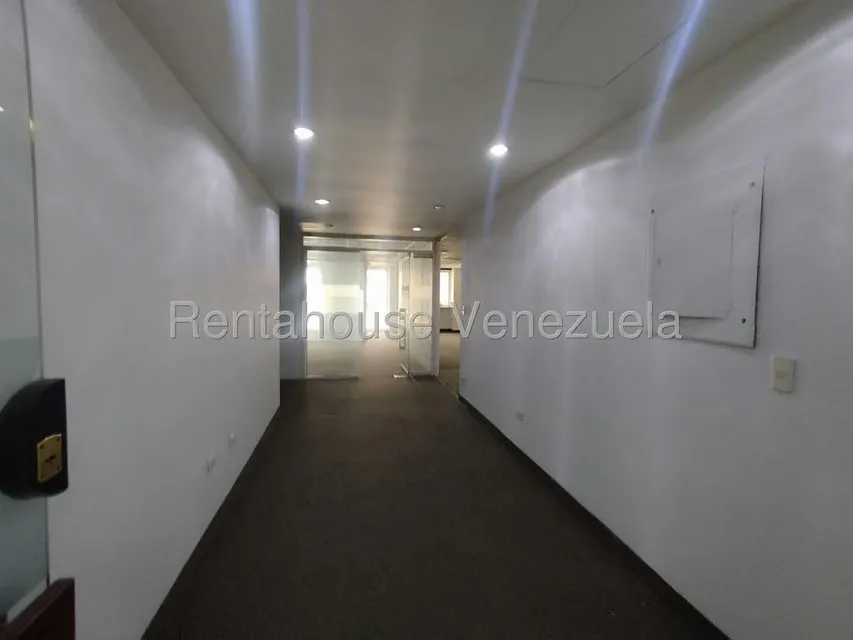Oficina en Venta en Los Palos Grandes, Distrito Metropolitano - 3