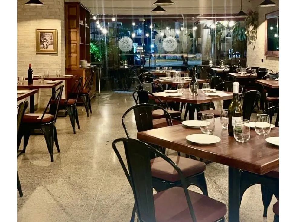 Vendo fondo de comercio restaurante 248m2 Plaza Altamira 8865 - 6