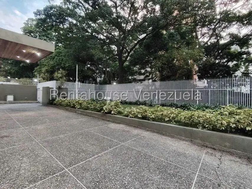 Apartamento (Penthouse) en Venta en La Florida, Distrito Metropolitano - 3