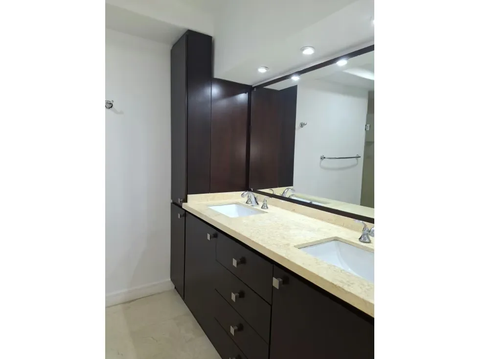 En Alquiler hermoso apartamento en La Lagunita - 14