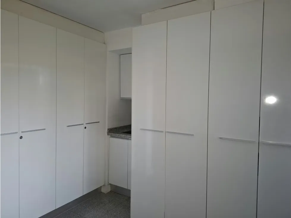 En Alquiler hermoso apartamento en La Lagunita - 16