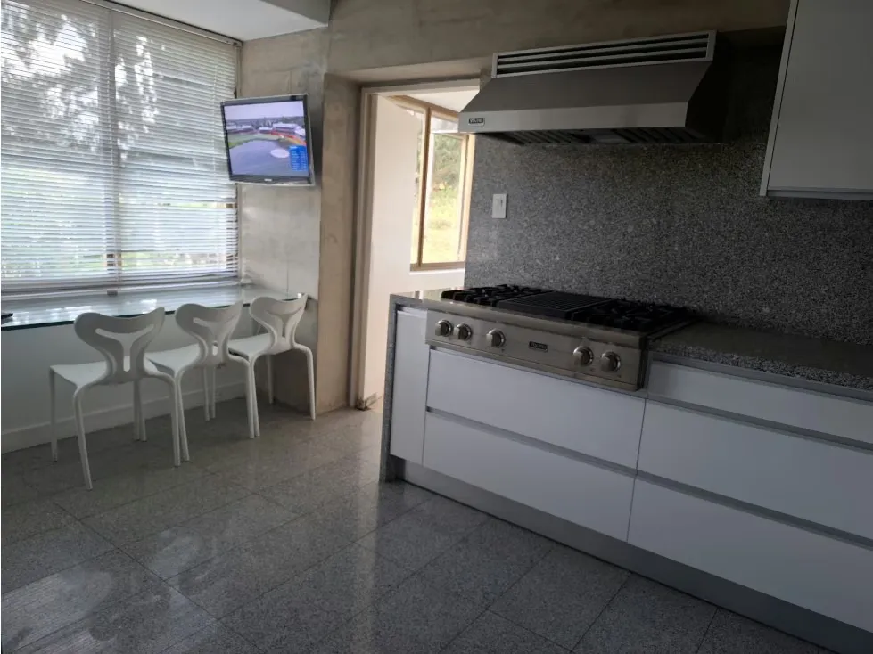 En Alquiler hermoso apartamento en La Lagunita - 10