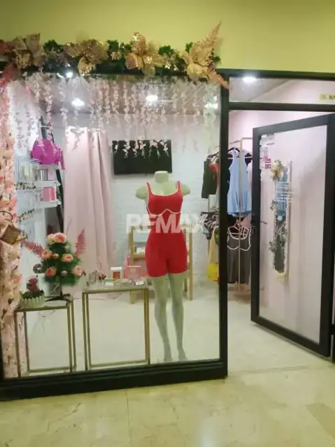 Se Alquila Local Comercial en el Centro comercial Doral Center mall
