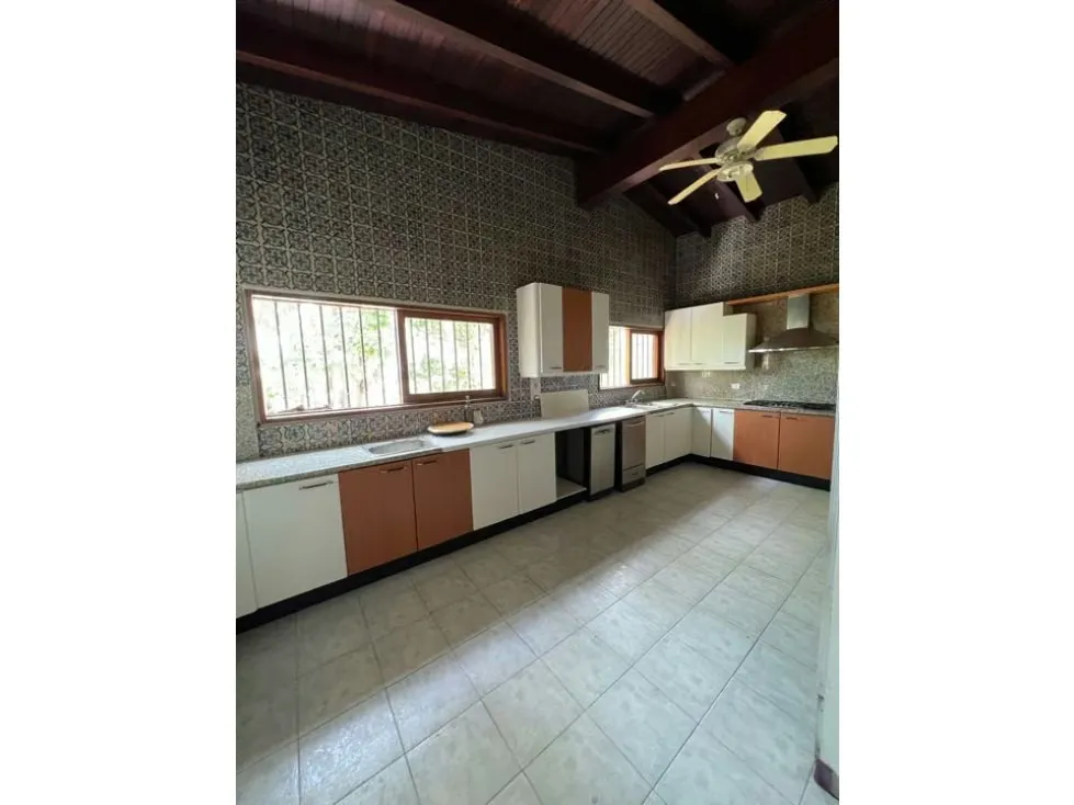 Se vende casa 1.000m2 Lomas de Chuao 4359 - 9