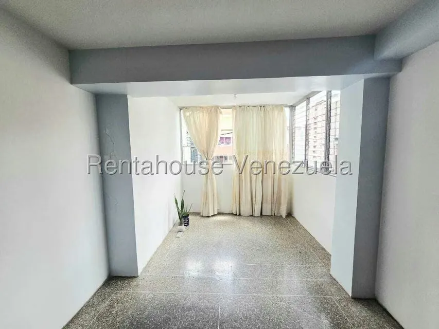 Apartamento (1 Nivel) en Venta en Parroquia La Candelaria, Distrito Metropolitano - 3