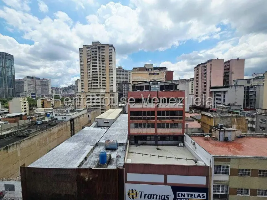 Apartamento (1 Nivel) en Venta en Parroquia La Candelaria, Distrito Metropolitano - 4