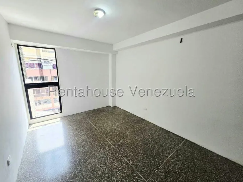 Apartamento (1 Nivel) en Venta en Parroquia La Candelaria, Distrito Metropolitano - 8