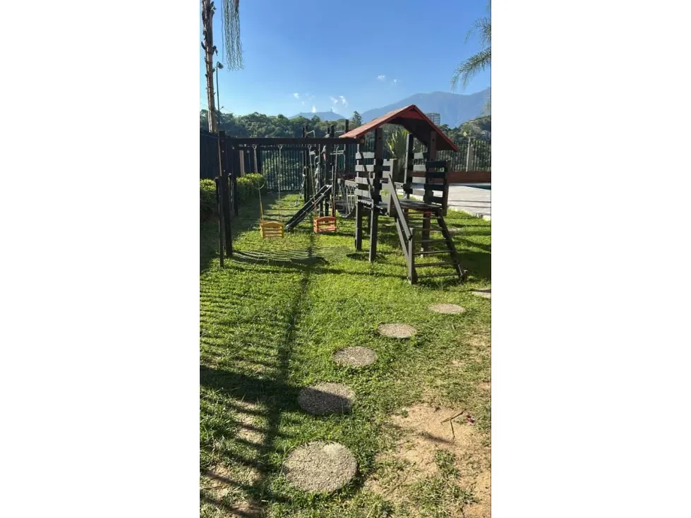 Vendo PH triplex 450m2 Los Samanes 6422 - 17