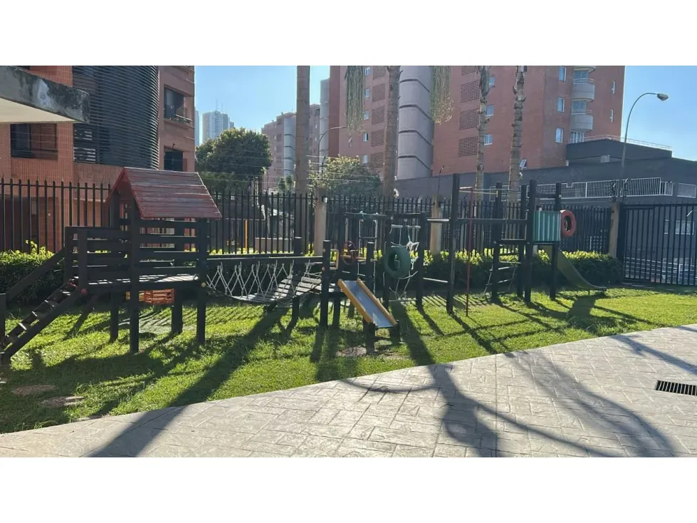 Vendo PH triplex 450m2 Los Samanes 6422 - 19