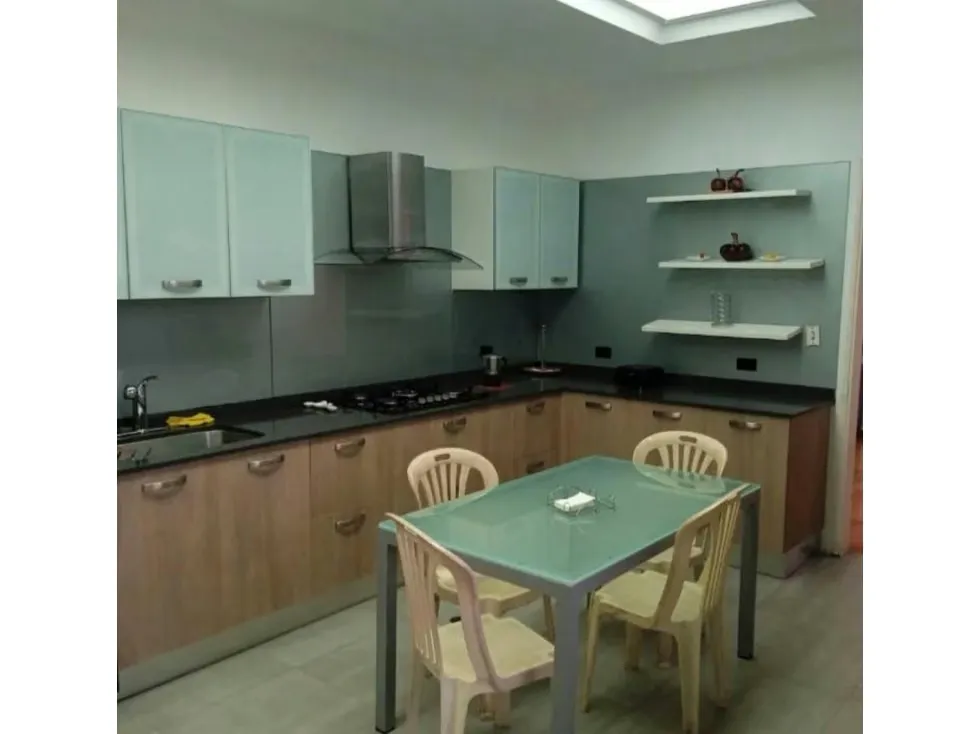 Vendo PH triplex 450m2 Los Samanes 6422 - 4