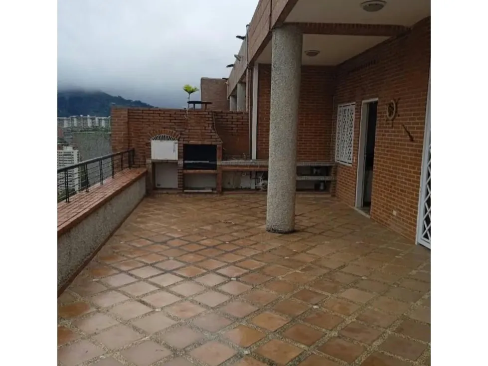 Vendo PH triplex 450m2 Los Samanes 6422 - 9