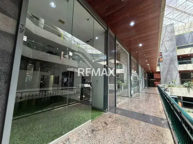 Alquiler de local comercial 229m², en La Lagunita