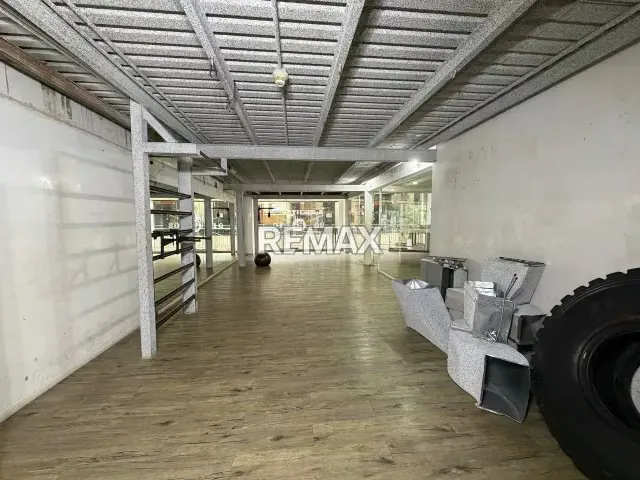 Alquiler de local comercial 229m², en La Lagunita - 8