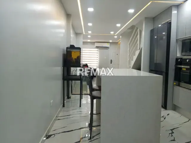 SE VENDE TOWN HOUSE RES. CIUDAD REAL EN LA CIUDAD DE BARCELONA CON ACABADOS MODERNOS - 5