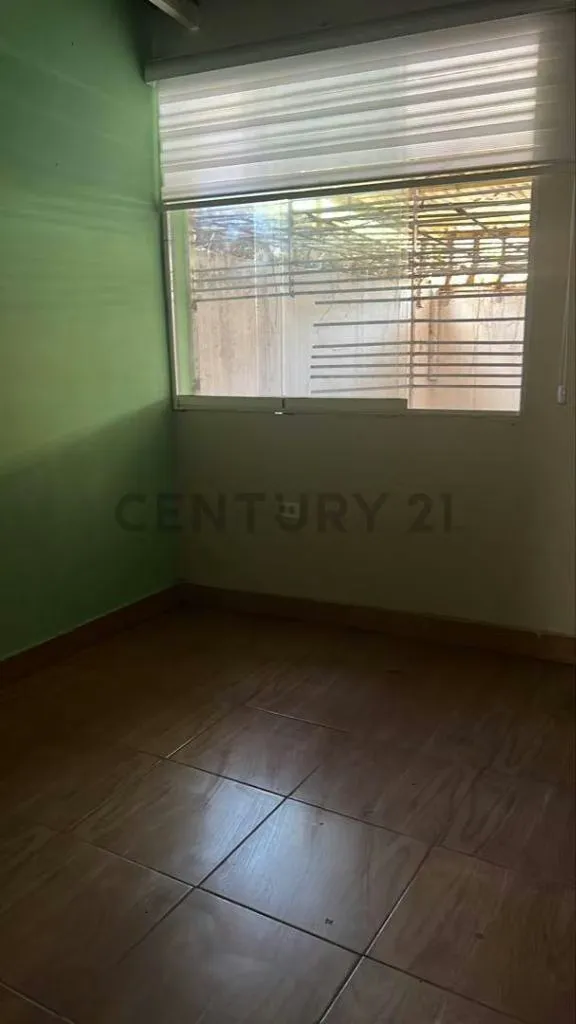 excelente local con ubicación estratégica comercial en Porlamar - 5