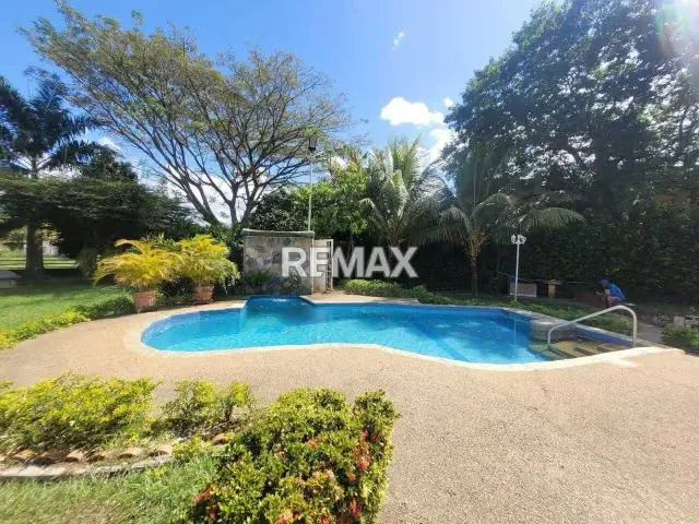 HERMOSA CASA EN VENTA EN SAFARI SECTOR EL ELEFANTE