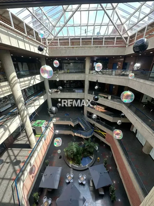 LOCAL COMERCIAL C C STA FE 46MTS - 2