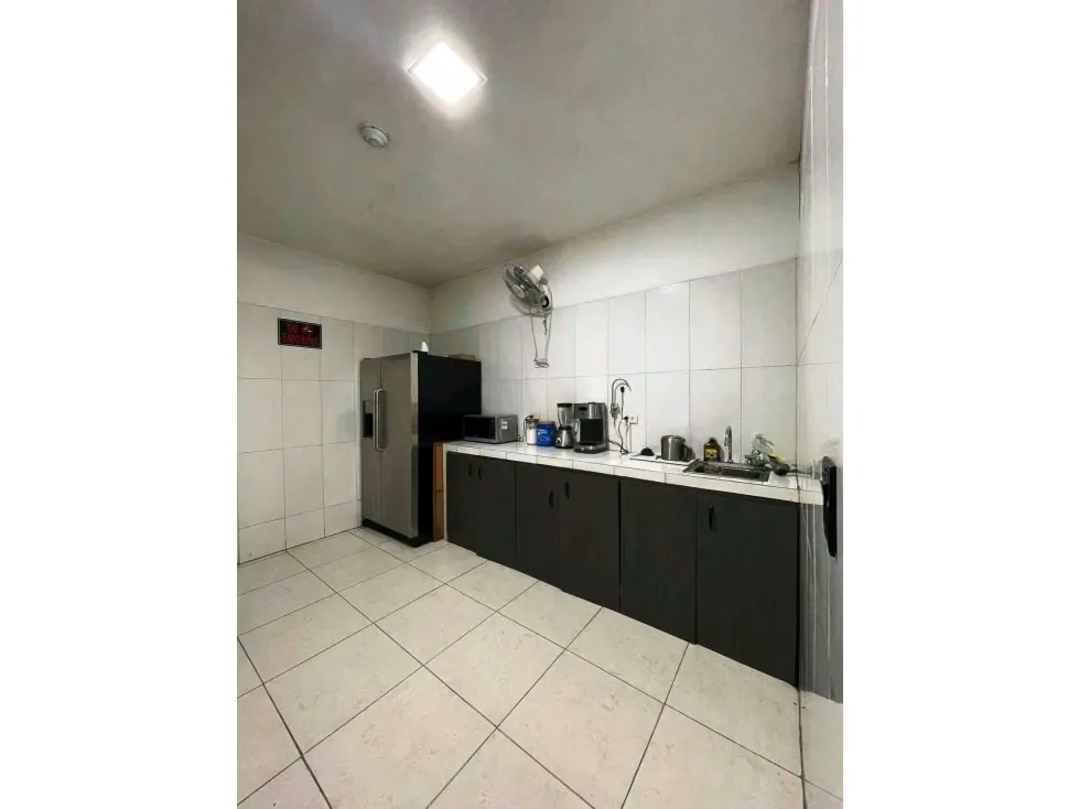 GALPON - VALLE ABAJO - 240 Mts2 - 8