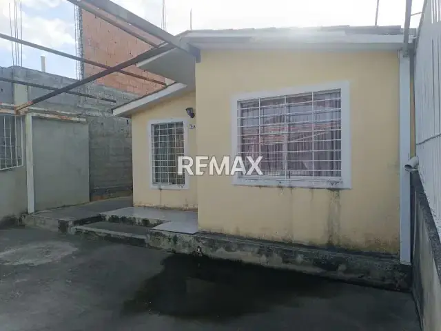 EN VENTA CASA UBICADA EN LA URBANIZACION YUCATAN