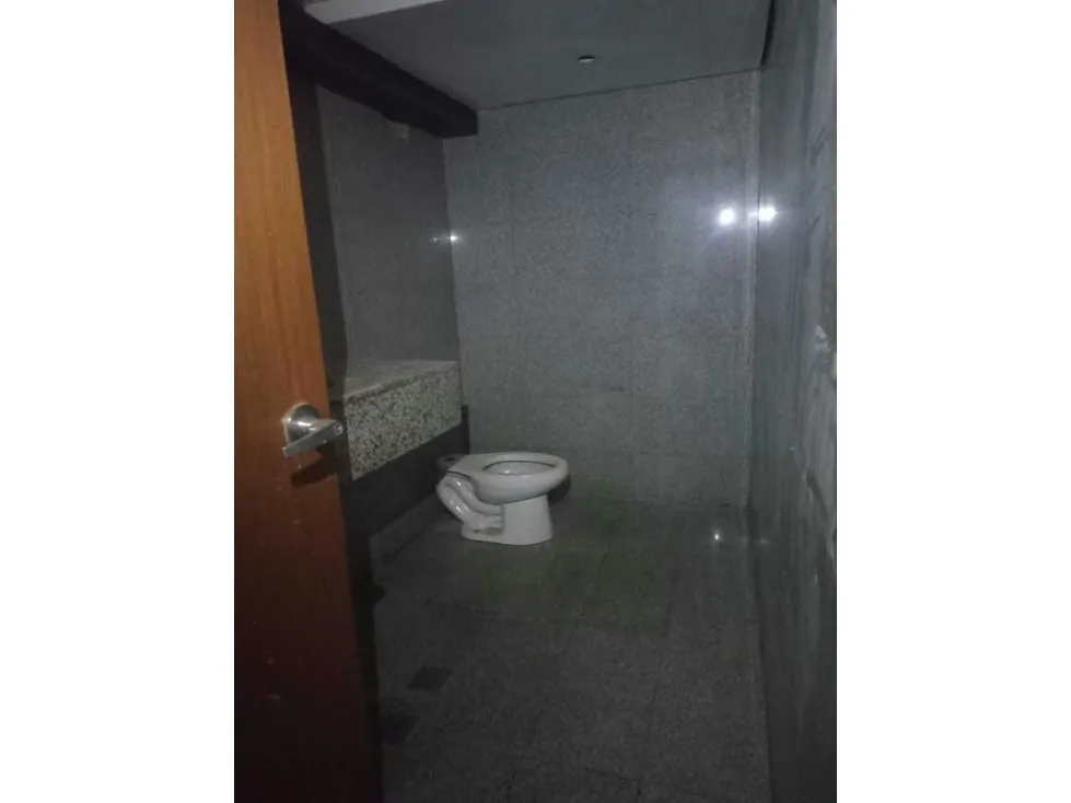 Se alquila Local 210m2 Altamira 4518 - 7