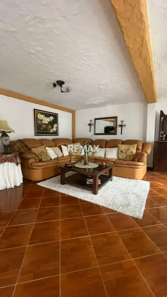 Casa en Alquiler - 5