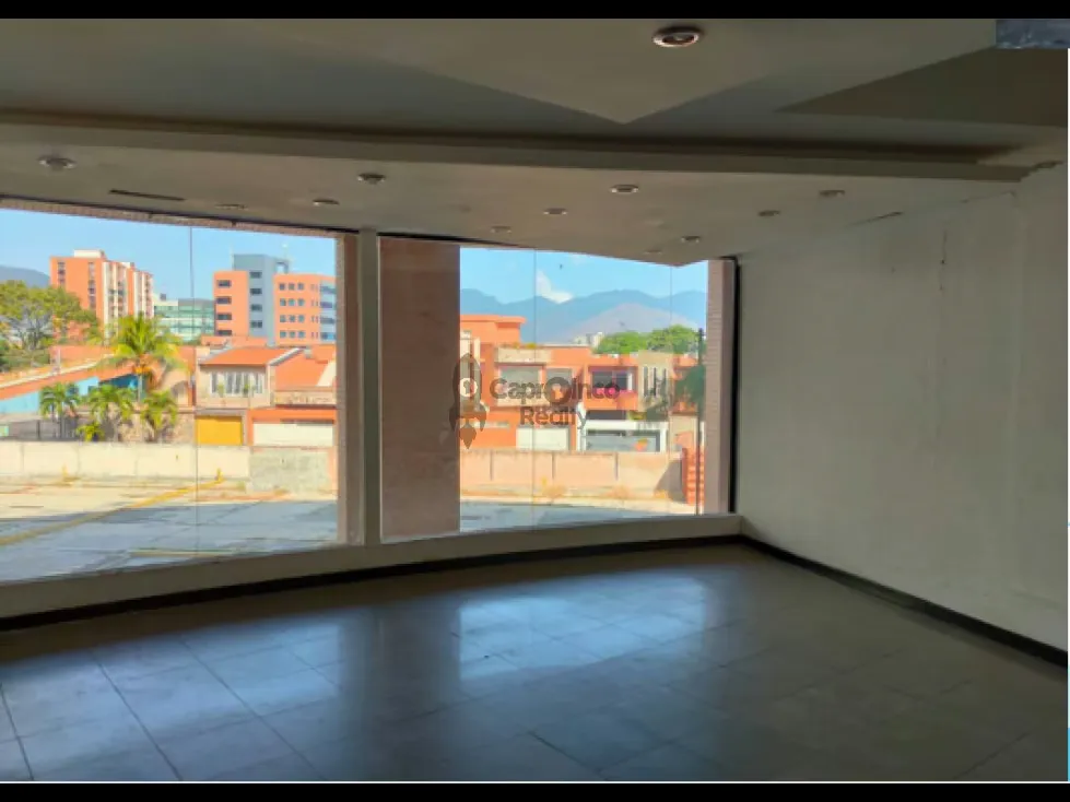 OPORTUNIDAD COMERCIAL EN C.C. CRISTAL TCL 10024071 - 2